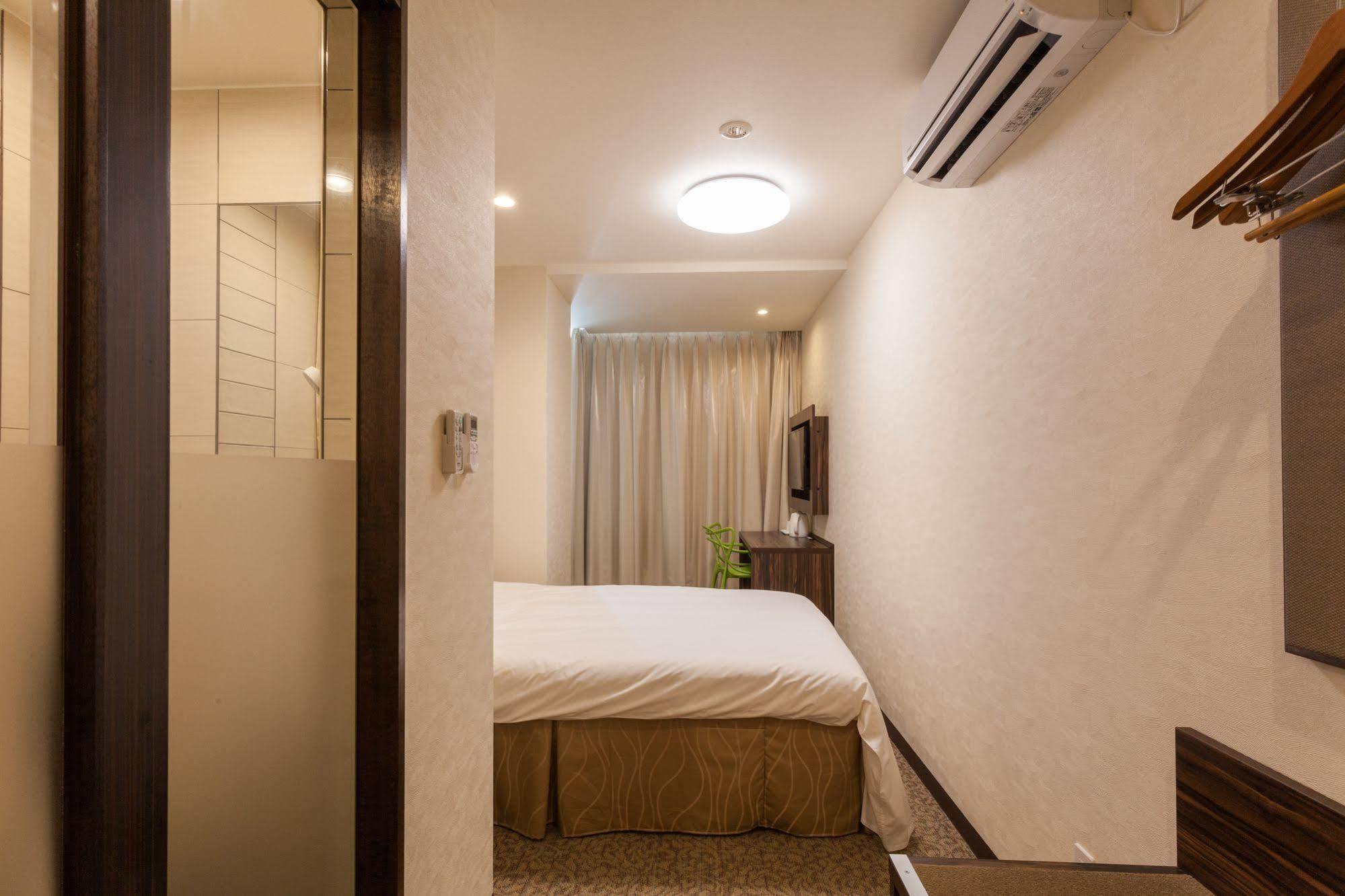 Okinawa Kariyushi Lch. Premium Hotel Naha Exterior foto